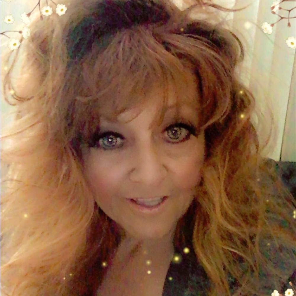 Meet your Posher, Debra